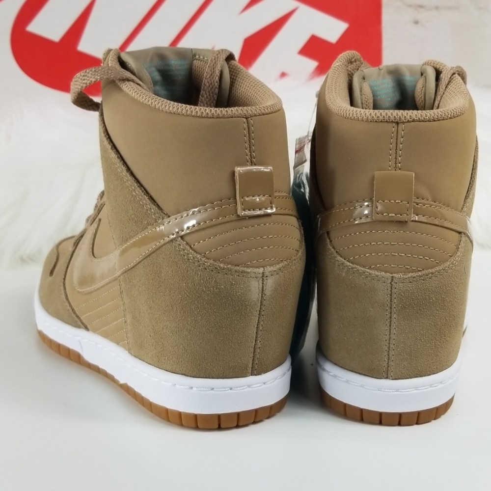 💥SOLD OUT💥Sky High Dunk Essential Womens Sizes - Picture 5 of 8